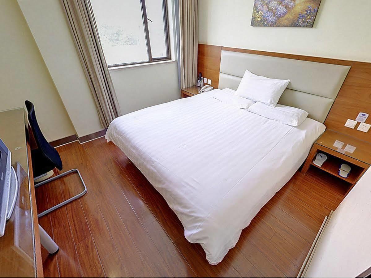 Hanting Express Shanghai Lujiazui Minsheng Road 외부 사진
